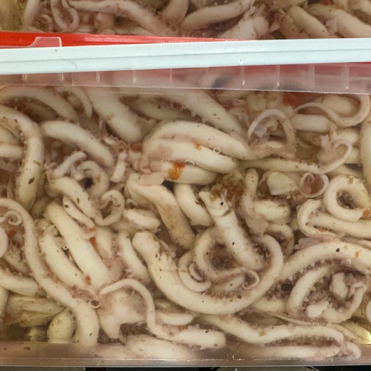 Щупальца кальмара в масле с пряностями (1,9 кг)